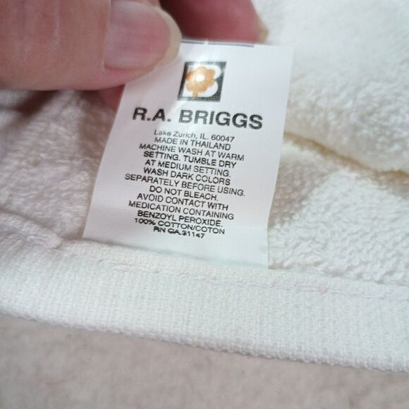 Vintage R.A. Briggs “Cat in Santa Hat” Bath & Hand Towel Set – Christmas Decor - Picture 4 of 11